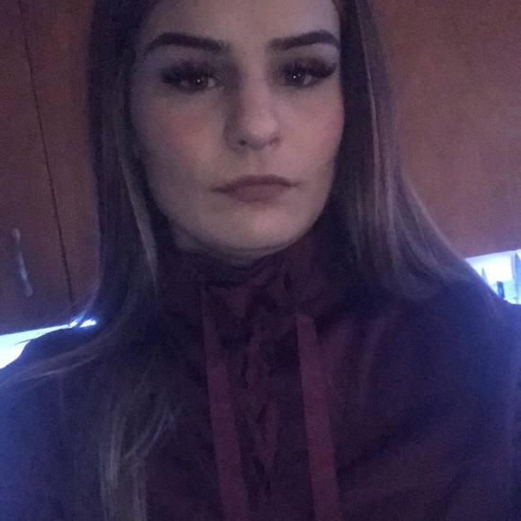 Meet your Posher, Maïa - Picture 1 of 1